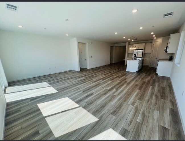 Foto del edificio - 1744 Halo Ave