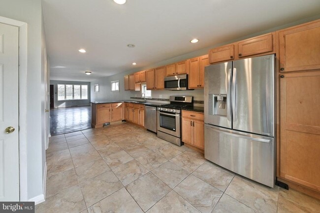 Building Photo - 2832 Jefferson Ave