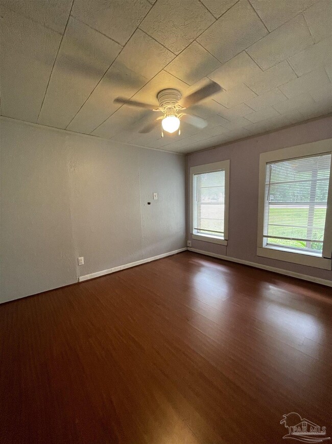 Building Photo - 4604 Woodbine Rd
