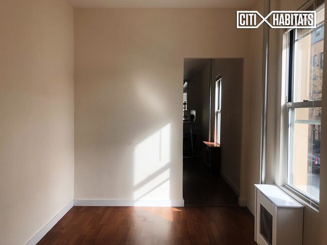 Foto del edificio - 718 Lorimer St