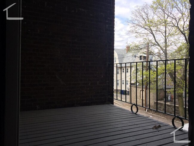 Foto del edificio - 9/1 No Fee! 1BR in nicely maintained building in Allston 9/1