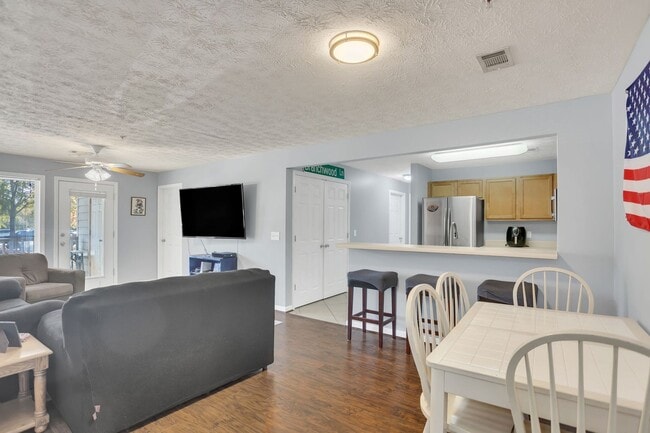 Photo - Southern Edge Condo Just Steps from Campus