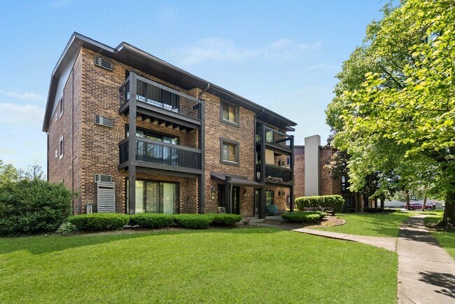 Foto del edificio - 15128 Quail Hollow Dr