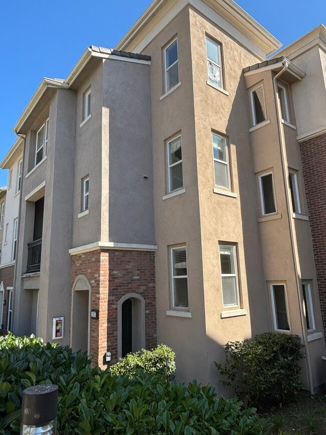 Building Photo - 1267 Elfin Forest Rd E