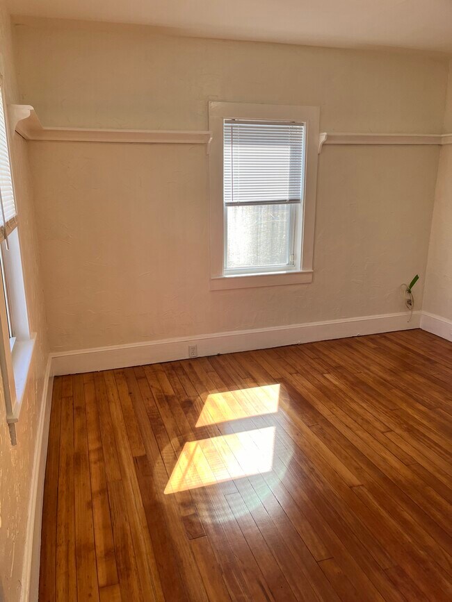 Livingroom - 52 Germain Ave
