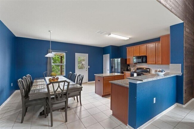Building Photo - 3000 Ortman Dr