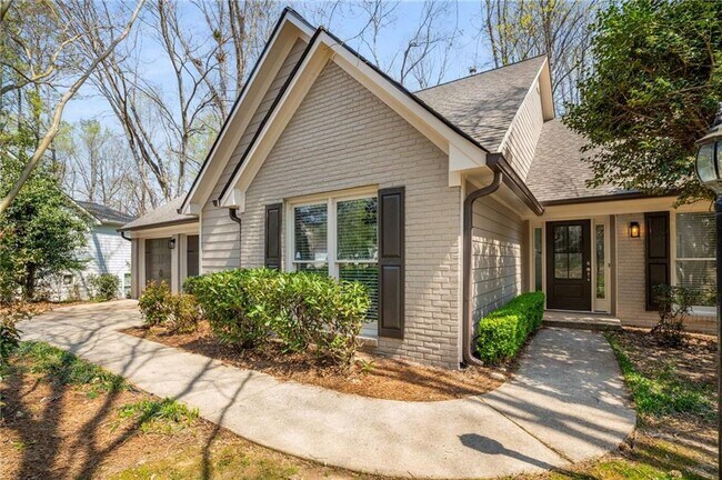 Foto del edificio - 1813 N Creek Cir