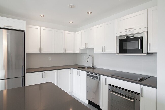 Building Photo - 3455 Rue Aylmer