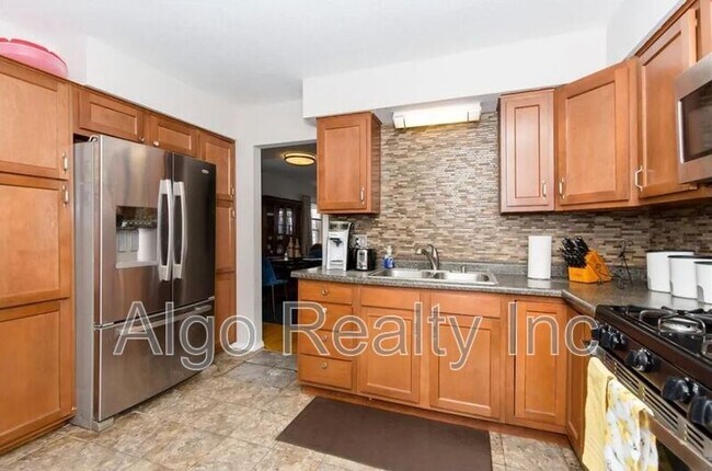 Foto del edificio - 4330 N Girard Ave