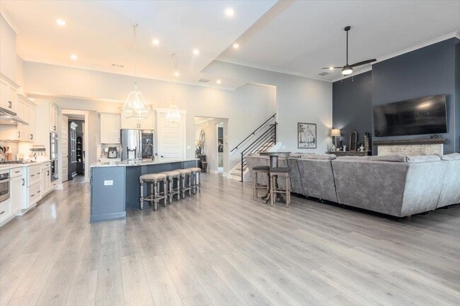 Building Photo - 12692 Sacred Oak Cv