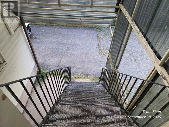 Photo du bâtiment - 6023 Montrose Rd