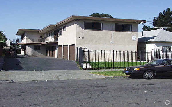 Building Photo - 6125 Hayes St