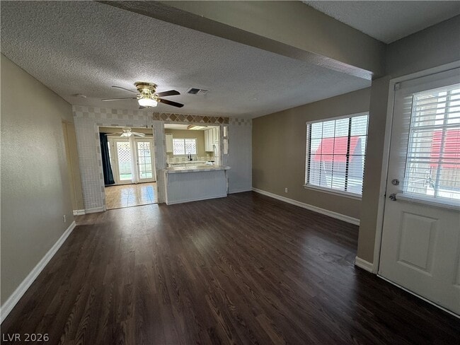 Building Photo - 1912 Harvest Dr