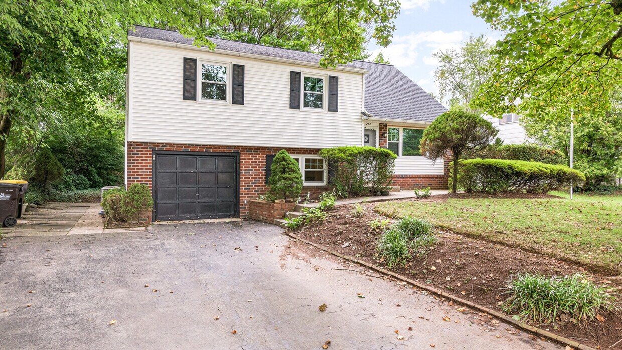 Primary Photo - 243 Brownlie Rd
