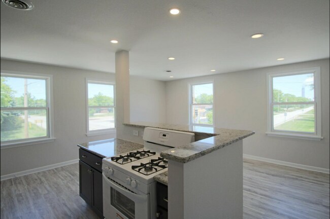 Foto del edificio - 4023 E Elm Rd