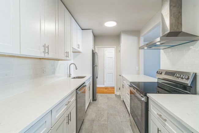 Interior Photo - 412 North Jackson Street
