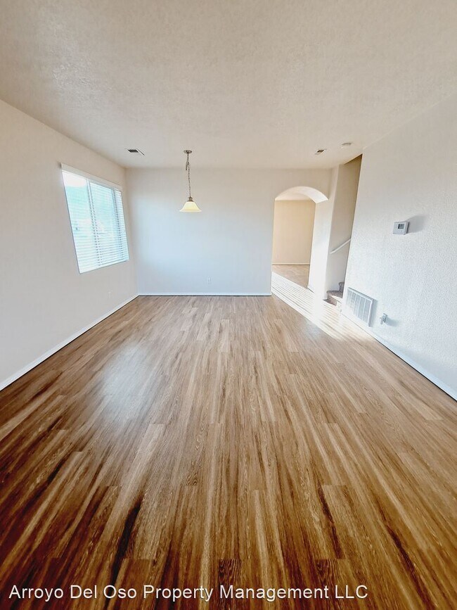Building Photo - 3 br, 2.5 bath House - 841 Prairie Sage St...