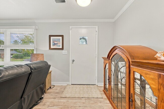 Foto del edificio - 620 Mallard Lake Dr