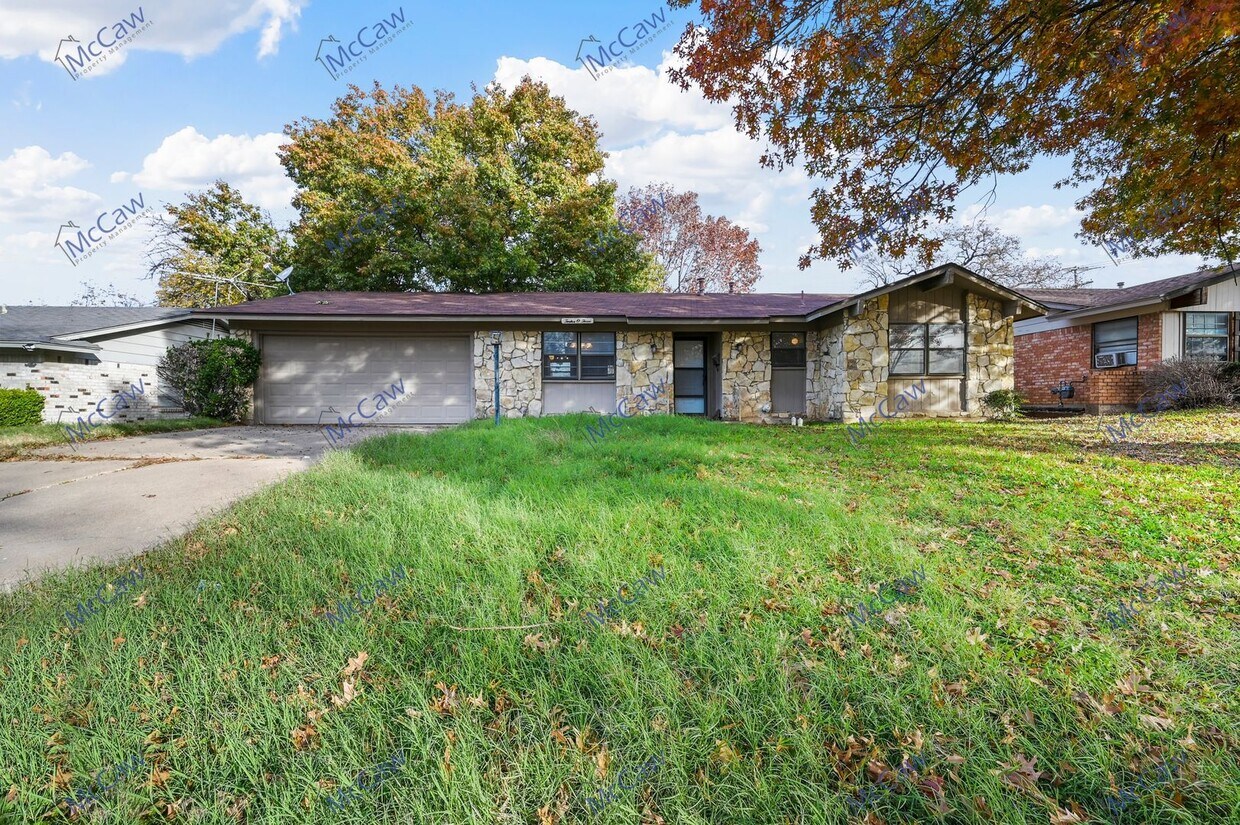 Primary Photo - Timeless 3/2 Home in Arlington!