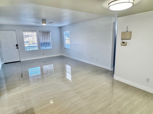 Foto del edificio - 3455 Erva St
