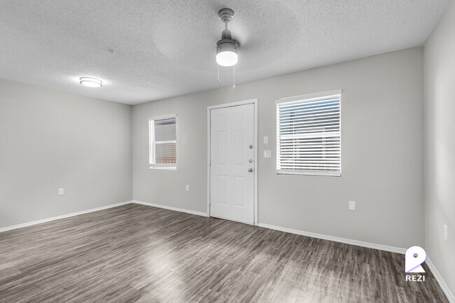 Building Photo - 130 Camino De Oro