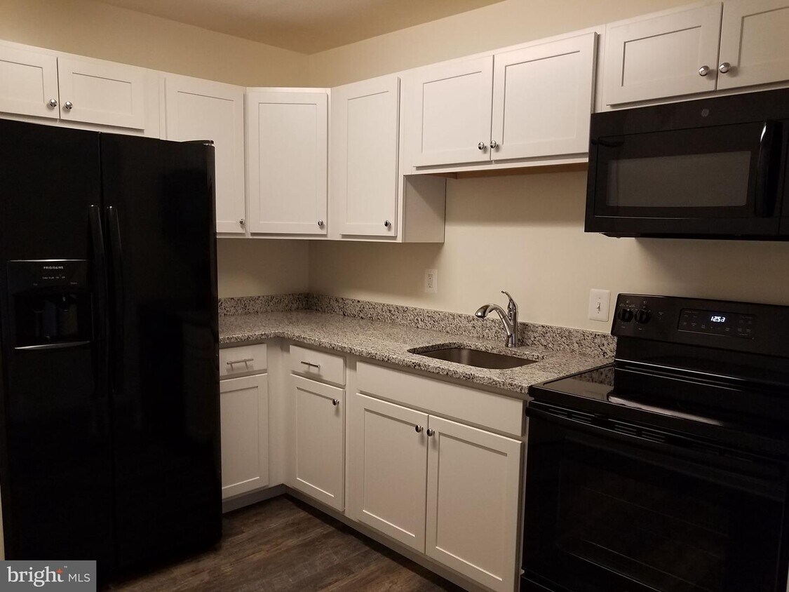 8483 Greenbelt Rd Unit 8483102, Greenbelt, MD 20770 Room for Rent in