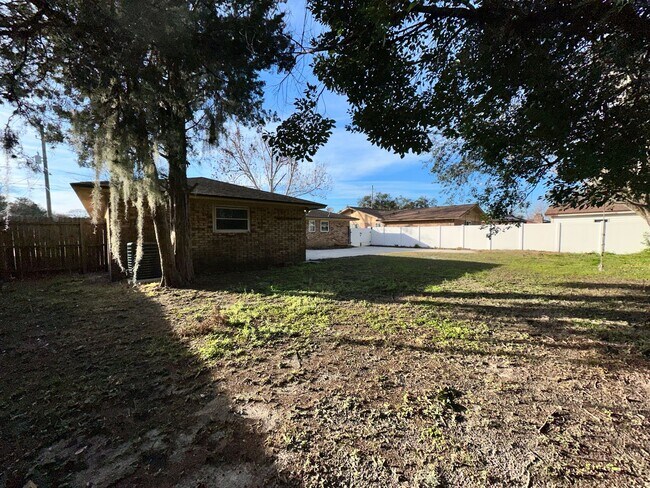 Foto del edificio - Home for Rent in Arlington 4-Bedroom, 2-Bathroom