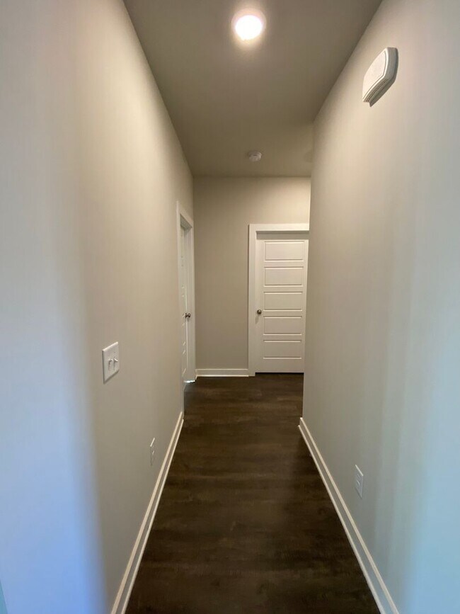 Building Photo - Home for Rent in Weaver AL... Available to View Now!!!