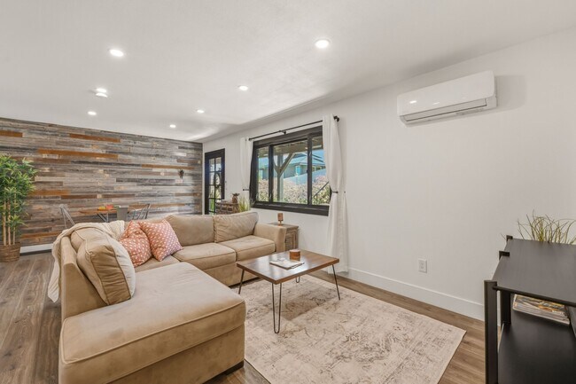 Foto del edificio - 234 Spanish Spur