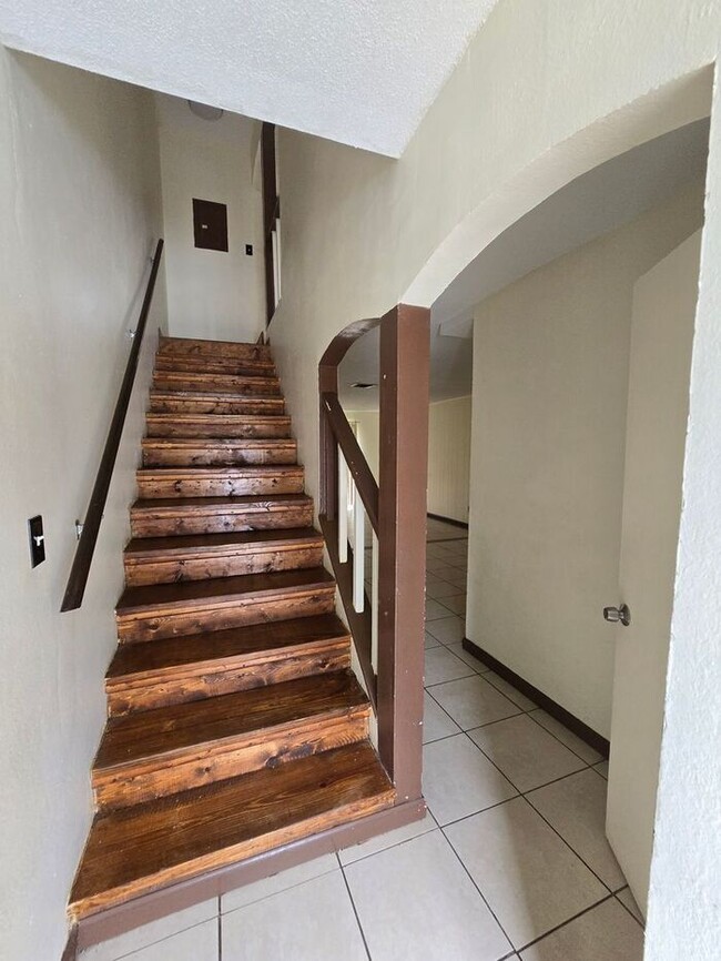 Foto del edificio - 2bedrooms 1.5Baths Townhome/Condo Availabl...