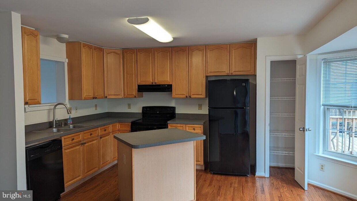 18 Thornberry Dr, Martinsburg, WV 25403 Townhome Rentals in