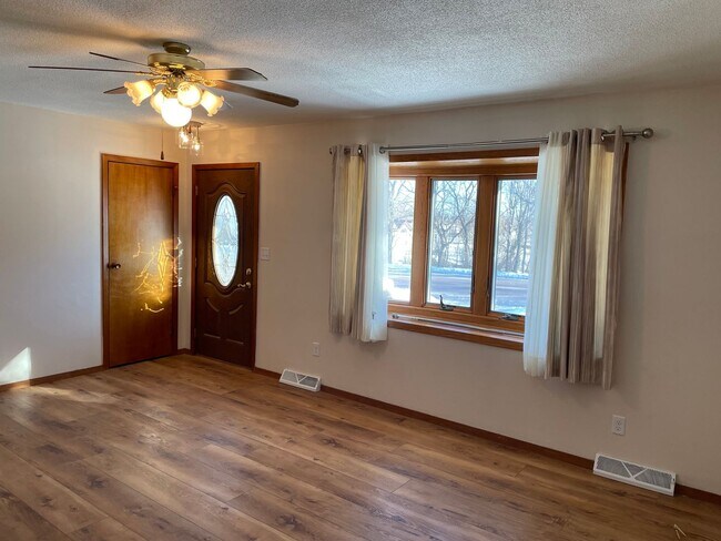 Foto del edificio - Updated Humboldt Single-Family Home with Modern Finishes & Spacious Yard!