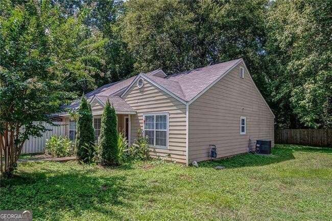 Building Photo - 5145 Hill Farm Dr NE
