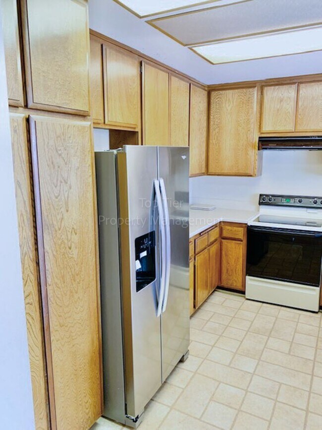 Building Photo - Very nice 3 Bd/2 Ba, single-story, 1581sf ...