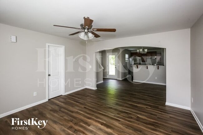 Building Photo - 7421 Hidden Creek Dr