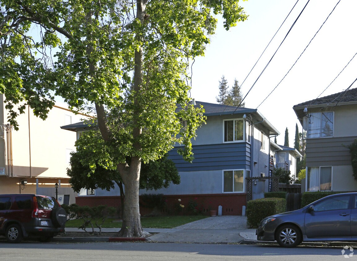 Building Photo - 1828 Park Ave