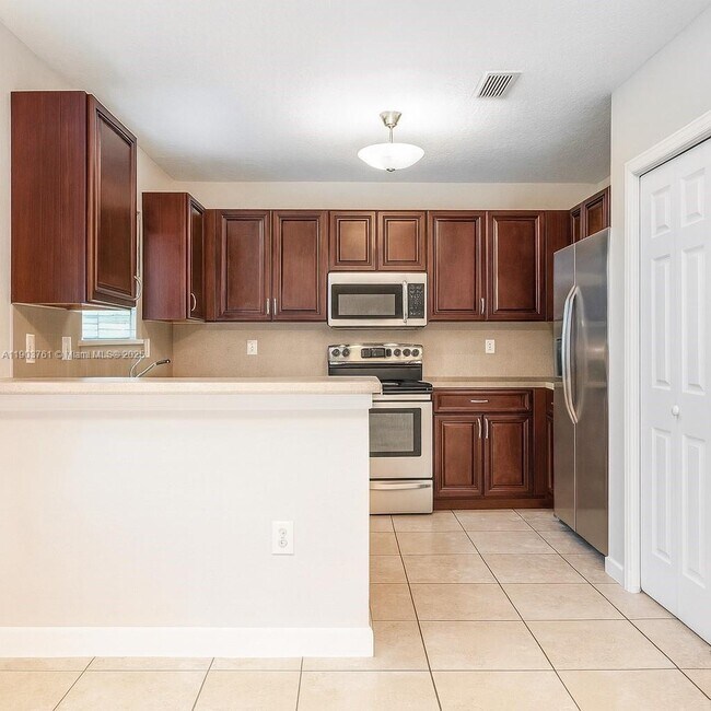 Foto del edificio - 2417 SE 14th St