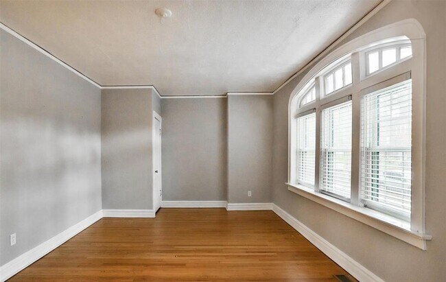 Foto del edificio - 7125 Dartmouth Ave