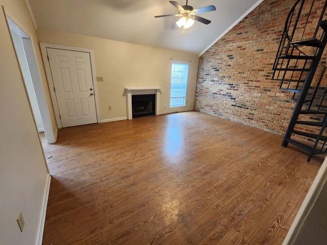 Building Photo - 8744 Pecan Tree Dr