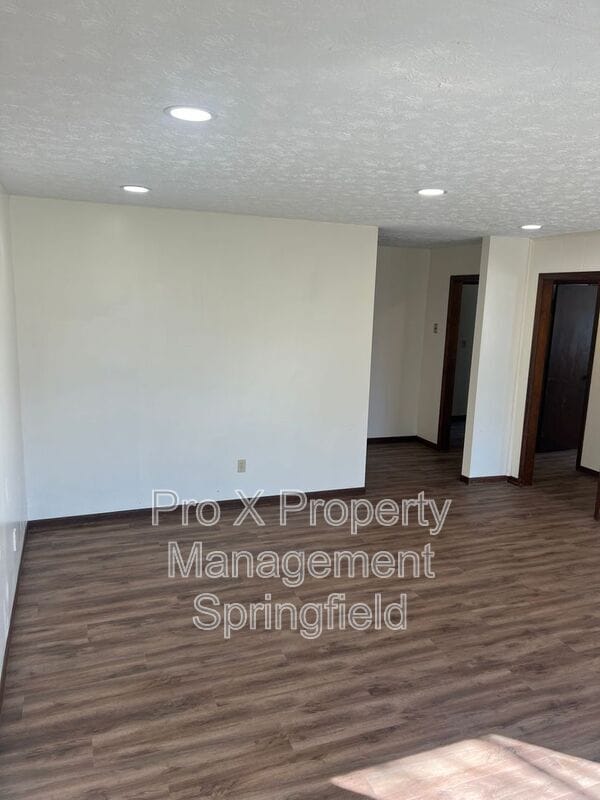 Building Photo - 2524 S Jefferson Ave