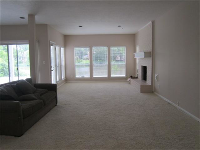 Foto del edificio - 419 Lakeside Blvd