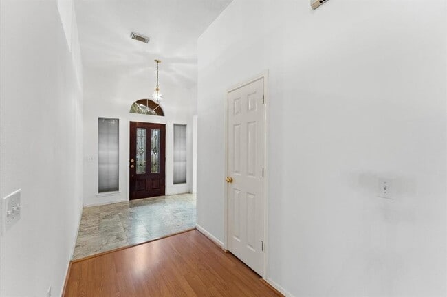 Foto del edificio - 12214 Elk Meadow Dr