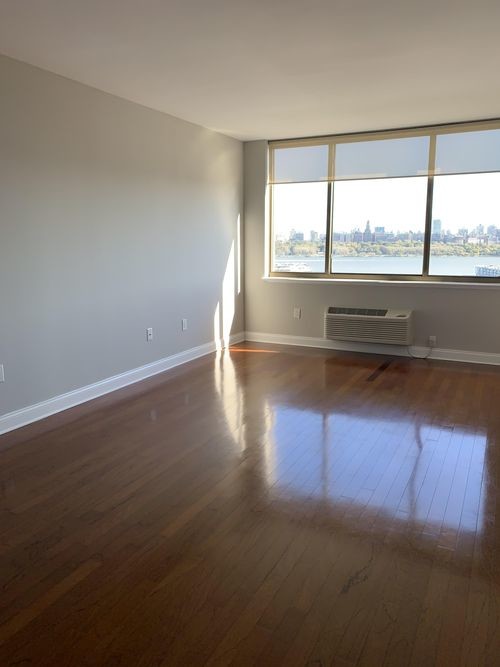 Building Photo - 2408 Daibes Ct