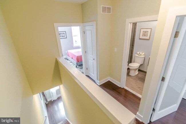 Foto del edificio - 2012 W Girard Ave