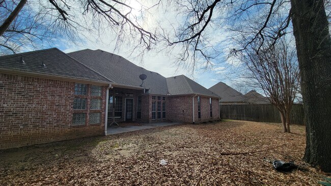 Building Photo - 3745 Woodland Ln