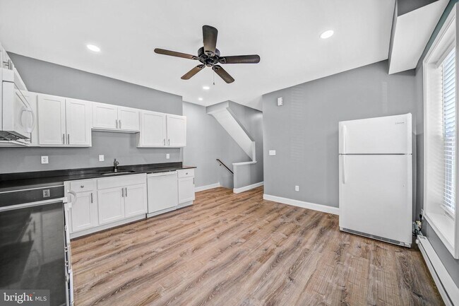 Building Photo - 602 S Walnut St