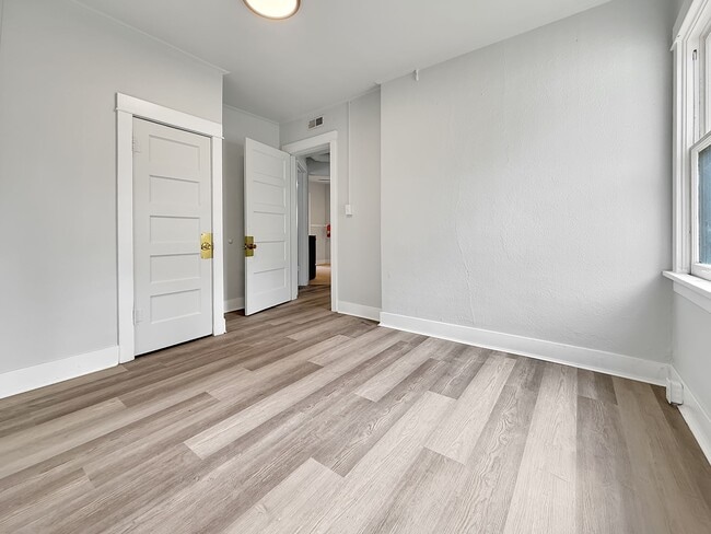 Foto del edificio - Newly Renovated Duplex