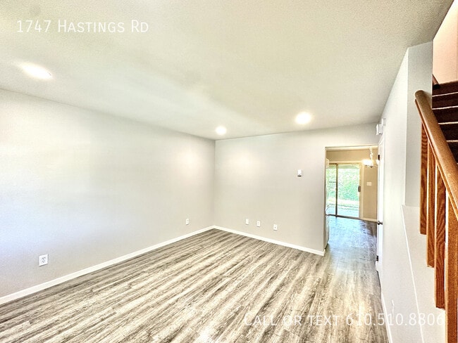 Building Photo - 1747 Hastings Rd