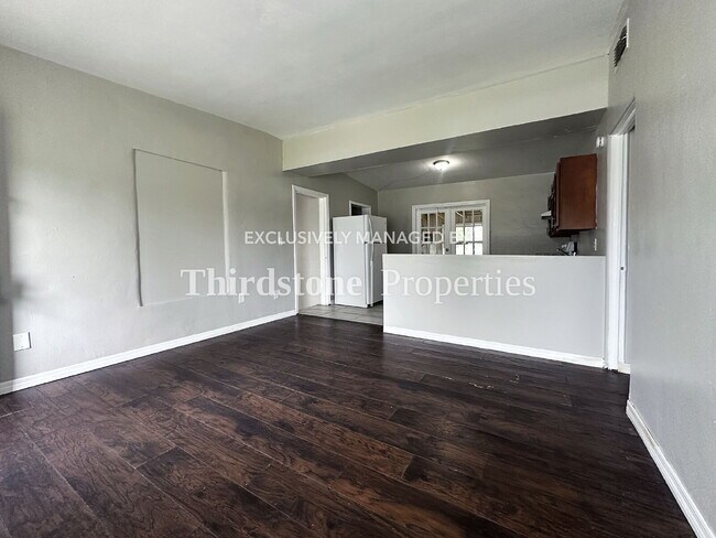 Building Photo - 1803 Wofford Ave