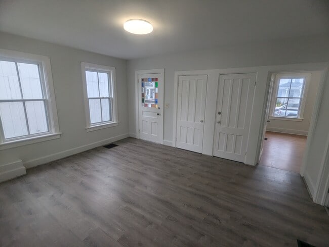 Building Photo - 201 Division St